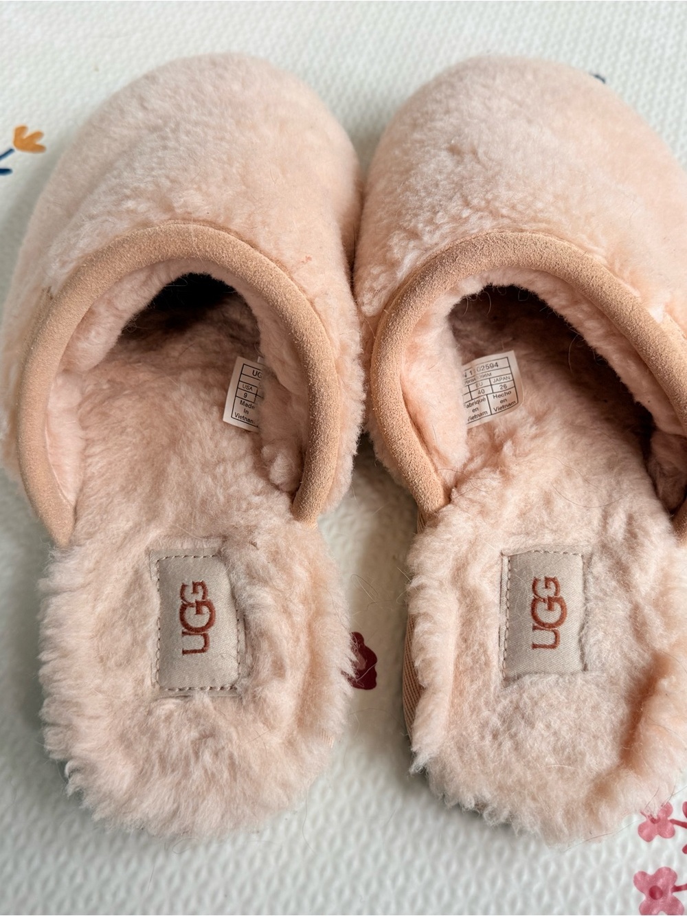 UGG Cozy Plush Slip-On Slippers in Blush- EUC - Picture 2 of 4